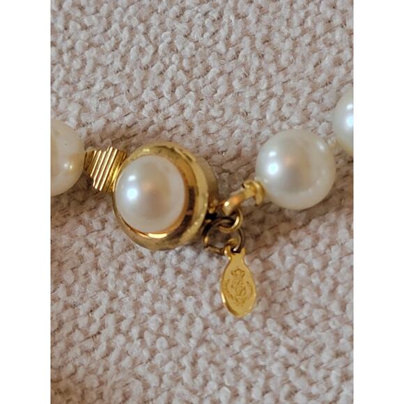 Premier Designs "Countess" - Vintage-Inspired Faux Pearl Bracelet - Picture 4 of 6